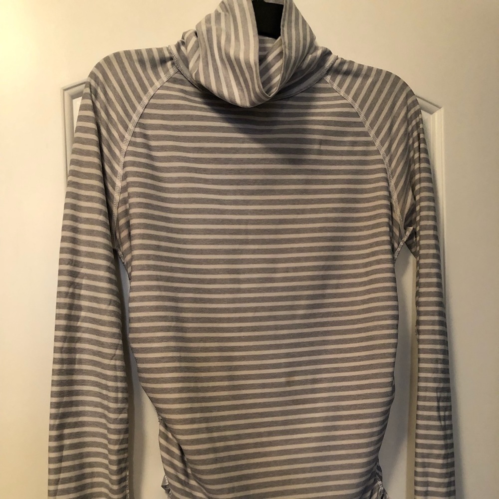 Alpine Design runched turtleneck